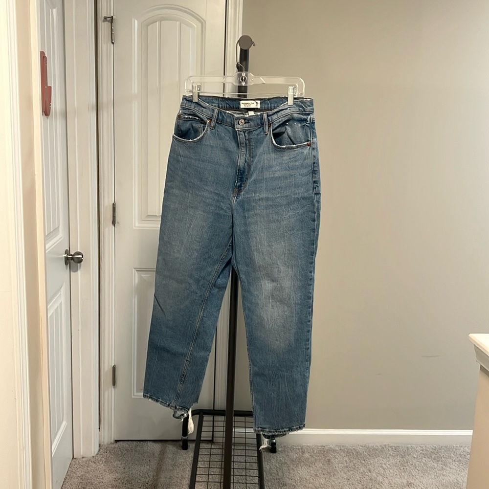 Abercrombie - The Ankle Straight Ultra High Rise -Curve Love